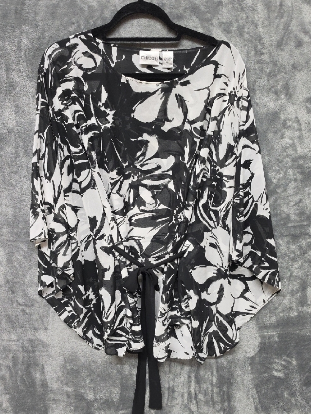 Chico's Black & White Floral Draped Tunic sz 2(large)